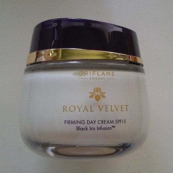 Oriflame Sweden. Royal Velvet Firming Day Cream SPF 15 - 50 ml - Picture 2 of 2